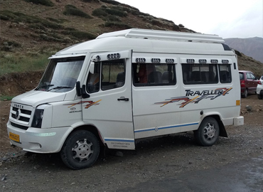 14 Seater Tempo Traveller